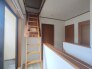 増え続ける荷物も小屋裏収納（グルニエ）が強い味方に。

