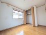 木の温もりと白を基調とした内装が調和し、日々の暮らしに静かな安らぎをもたらす心地よい空間です。