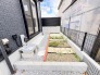 季節のお花を少し楽しむのにちょうどいいサイズのお庭です。
