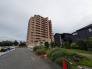 落ち着いた色合いの佇まいに、穏やかな日常が紡がれる住まい。