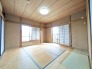自然素材の温もりに包まれた、心から安らげる落ち着いた静寂が広がる空間です。