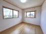 今からここを誰のお部屋にしようか、そんな洋室。大きさは６帖です。
