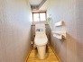 新しくお住まいになる方のことを考えて、トイレも新品に交換しました。
