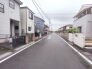 前面道路は歩道も整備され、小さなお子様にも安心です。
