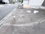 並列2台駐車可能な、ゆとりのカースペースがここに。
