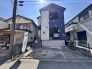 マイカースペースを１台分確保。現地で車幅と共にご確認ください。
