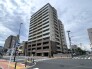 空に向かって堂々とそびえ立つ存在感が、日々の暮らしに心地よい安心感と誇らしさをもたらす佇まいです

