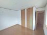 今からここを誰のお部屋にしようか、そんな洋室。
