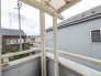 周辺の街並みを穏やかに望む、開放感のあるすっきりとした空間です。
