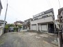 落ち着いた佇まいが街並みに溶け込む洗練された住まい
