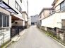 幅員こそやや狭くても、その分交通量が少なくて安心。
