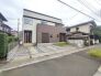 最寄り駅まで徒歩１５+分。この距離だと、運動不足も少し解消されるかも。
