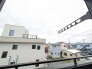 視界の広がりを感じられるすっきりと落ち着いた佇まいの景観が広がります