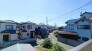 穏やかな空気が流れる閑静な住宅街の景色が広がります。
