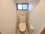 新しくお住まいになる方のことを考えて、トイレも新品に交換しました。

