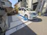 駐車場は２台まで駐車可能。マイカーの車幅もお確かめください。
