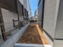 季節のお花を少し楽しむのにちょうどいいサイズのお庭です。
