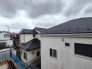 あたりには住宅を中心とした建物が広がります。
