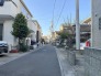幅員こそやや狭くても、その分交通量が少なくて安心。
