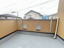 ゆとりの広さを確保したバルコニー。お布団を干すのも、この広さならラクラク。
