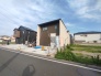 閑静な住宅地で、小さなお子様がいるご家族にも安心。
