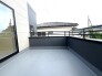 ワイドなバルコニーは沢山お洗濯ものが干せますね〇