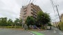 前面道路は歩道も整備され、小さなお子様にも安心です。
