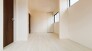 将来的には間仕切りして２部屋に変更可能な洋間。成長に合わせた間取り変更が可能なタイプ。
