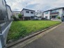 広々とした芝生が心地よい、緑豊かな住まいの舞台。