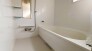 一日の疲れを癒す浴室は、広々１坪以上。

