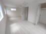 将来的には間仕切りして２部屋に変更可能な洋間。成長に合わせた間取り変更が可能なタイプ。
