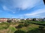 前面の住まいとの距離感があるから、圧迫感を感じません。
