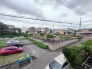 前面の住まいとの距離感があるから、圧迫感を感じません。
