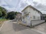 車通りの少ない閑静な住宅地、のびのびした子育てに適します。
