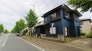 駐車が苦手な方にも嬉しい、前面12ｍ道路に面した住まい。
