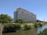 タイル張りの荘厳な外観は、マンションならでは。
