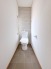 新しくお住まいになる方のことを考えて、トイレも新品に交換しました。
