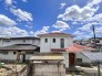 車通りの少ない閑静な住宅地、のびのびした子育てに適します。
