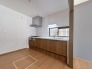 キッチン、床材、クロスが新品に交換済み。中古ながらも築年数を感じさせません。
