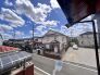 前面の住まいとの距離感があるから、圧迫感を感じません。
