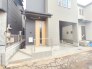 この扉を開けると、新築の木の匂いが待ってます。

