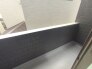 南側に面したバルコニー、カラッと洗濯物が乾きそう。
