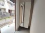 新築の木の匂いのする室内。写真では伝わらないので、ぜひ現地でお確かめください。
