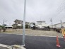 角地につき、開放感に恵まれる住居がここに。
