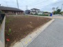 周辺環境と調和する整った敷地が、自由な発想での住まいづくりを静かに待っています。