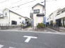 閑静な住宅地で、小さなお子様がいるご家族にも安心。
