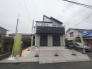 角地につき、開放感に恵まれる住居がここに。
