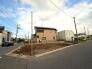 角地につき、開放感に恵まれる住居がここに。
