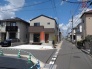 風通し・日当たりに優れる角地。開放感をお楽しみください。
