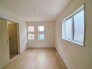 住宅街のお部屋、日当たりはご覧のとおり良好です。
